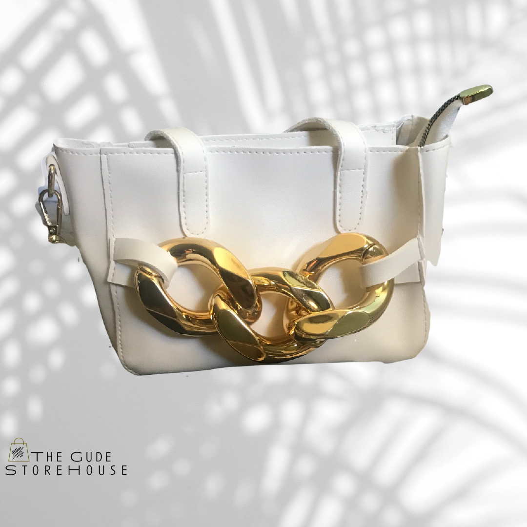 Small white hand bag | Big gold chain