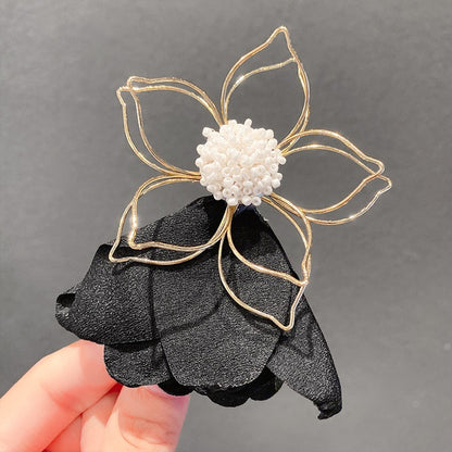 Dainty Flower | Back and Gold Hair Pin