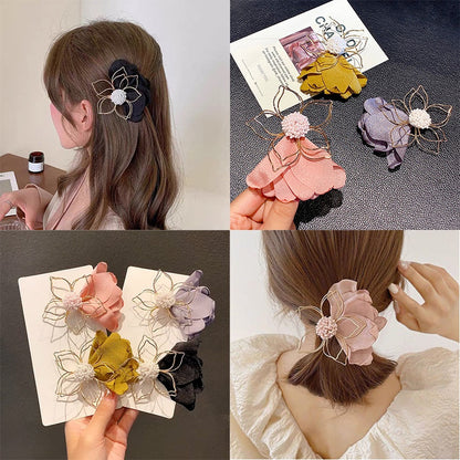 Dainty Flower | Back and Gold Hair Pin