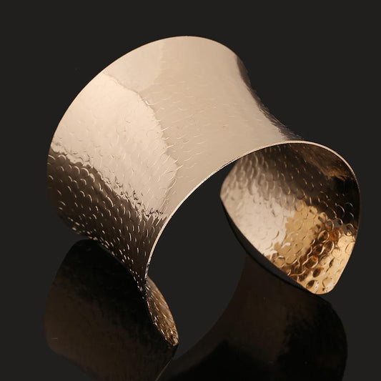Lavish | Cuff Bracelet